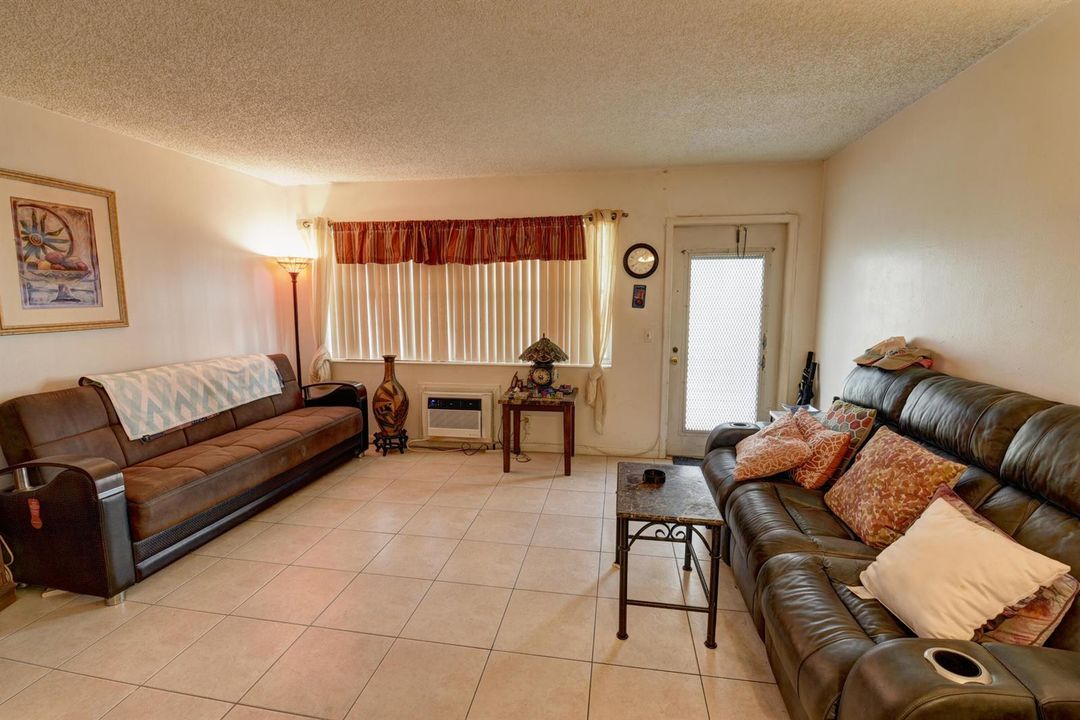 Living room 2