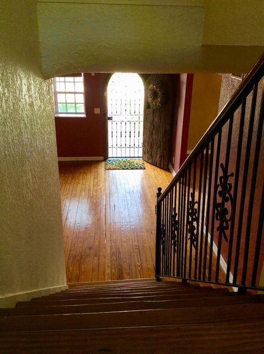 383 ELLAMAR STAIRCASE TO LOWER LEVEL HOM