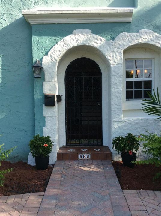 382 ELLAMAR FRONT ENTRACE