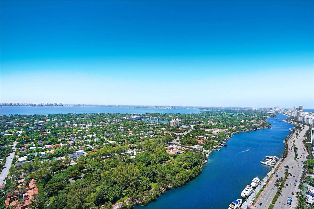 В аренду: $100,000 (5 спален, 5 ванн, 4500 Квадратных фут)