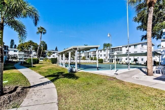 For Sale: $150,000 (2 beds, 2 baths, 840 Square Feet)