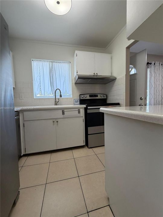 For Sale: $150,000 (2 beds, 2 baths, 840 Square Feet)
