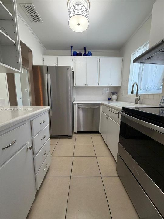 For Sale: $150,000 (2 beds, 2 baths, 840 Square Feet)