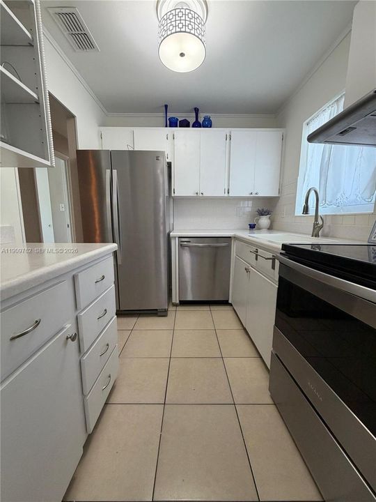 For Sale: $150,000 (2 beds, 2 baths, 840 Square Feet)