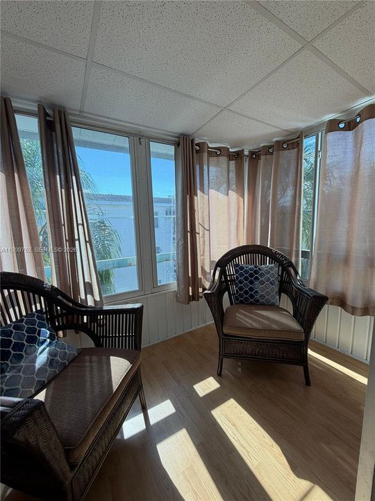 For Sale: $150,000 (2 beds, 2 baths, 840 Square Feet)