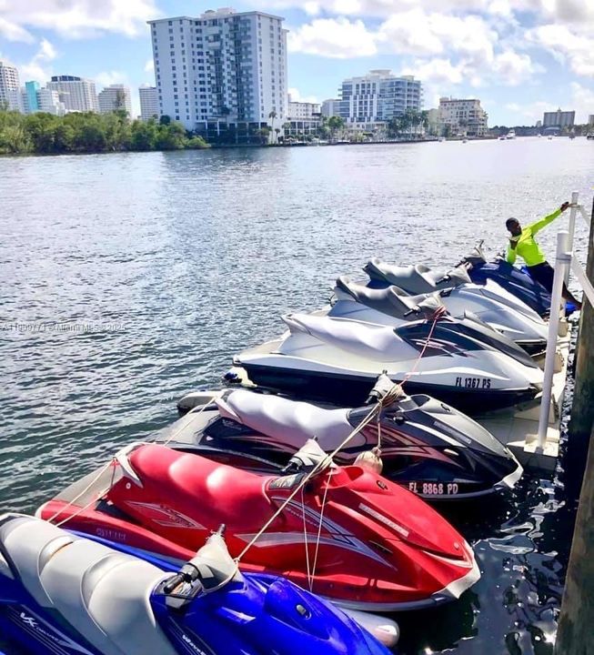 待售: $170,000 (1 贝兹, 1 浴室, 643 平方英尺)