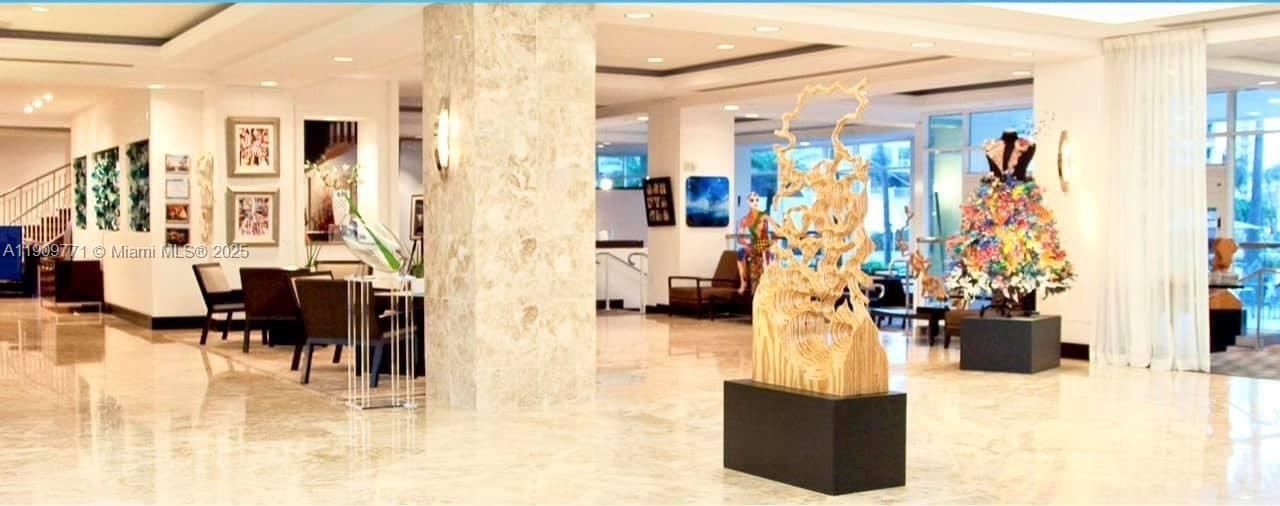 待售: $170,000 (1 贝兹, 1 浴室, 643 平方英尺)