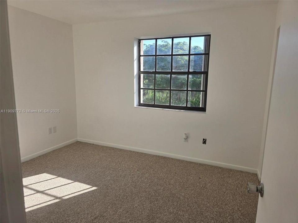 В аренду: $2,200 (3 спален, 2 ванн, 1195 Квадратных фут)