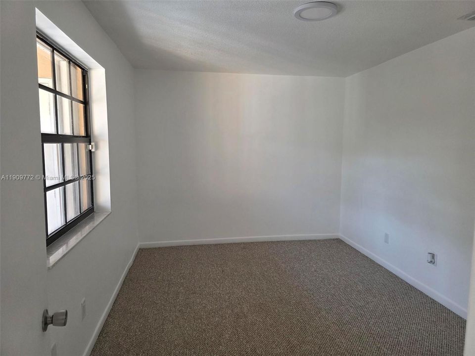 В аренду: $2,200 (3 спален, 2 ванн, 1195 Квадратных фут)