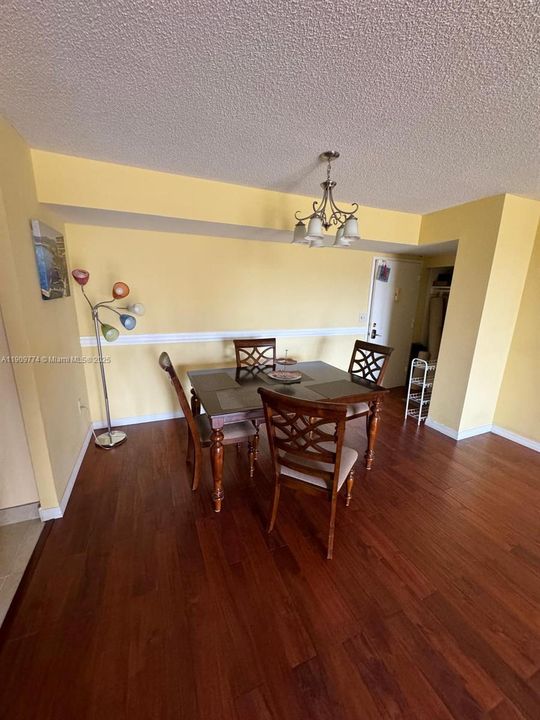 For Rent: $3,000 (2 beds, 2 baths, 1100 Square Feet)