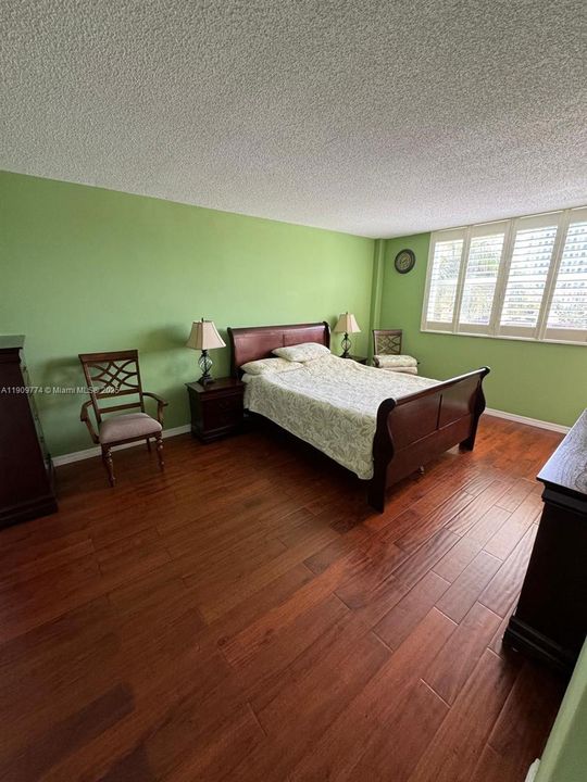 For Rent: $3,000 (2 beds, 2 baths, 1100 Square Feet)