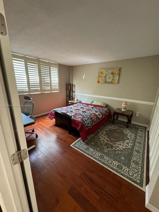 For Rent: $3,000 (2 beds, 2 baths, 1100 Square Feet)