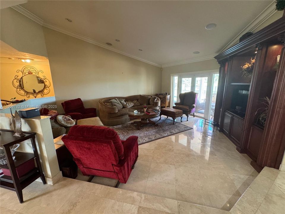 Active With Contract: $789,900 (3 beds, 2 baths, 2733 Square Feet)