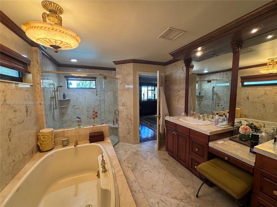 Active With Contract: $789,900 (3 beds, 2 baths, 2733 Square Feet)