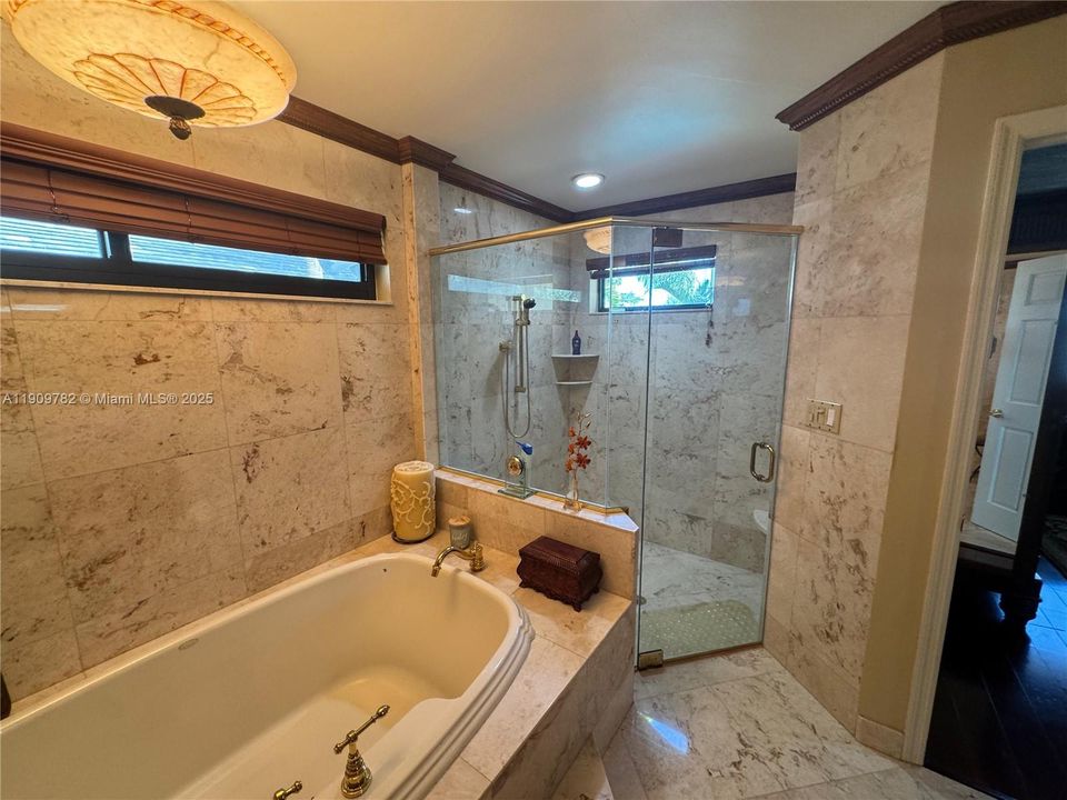 Active With Contract: $789,900 (3 beds, 2 baths, 2733 Square Feet)