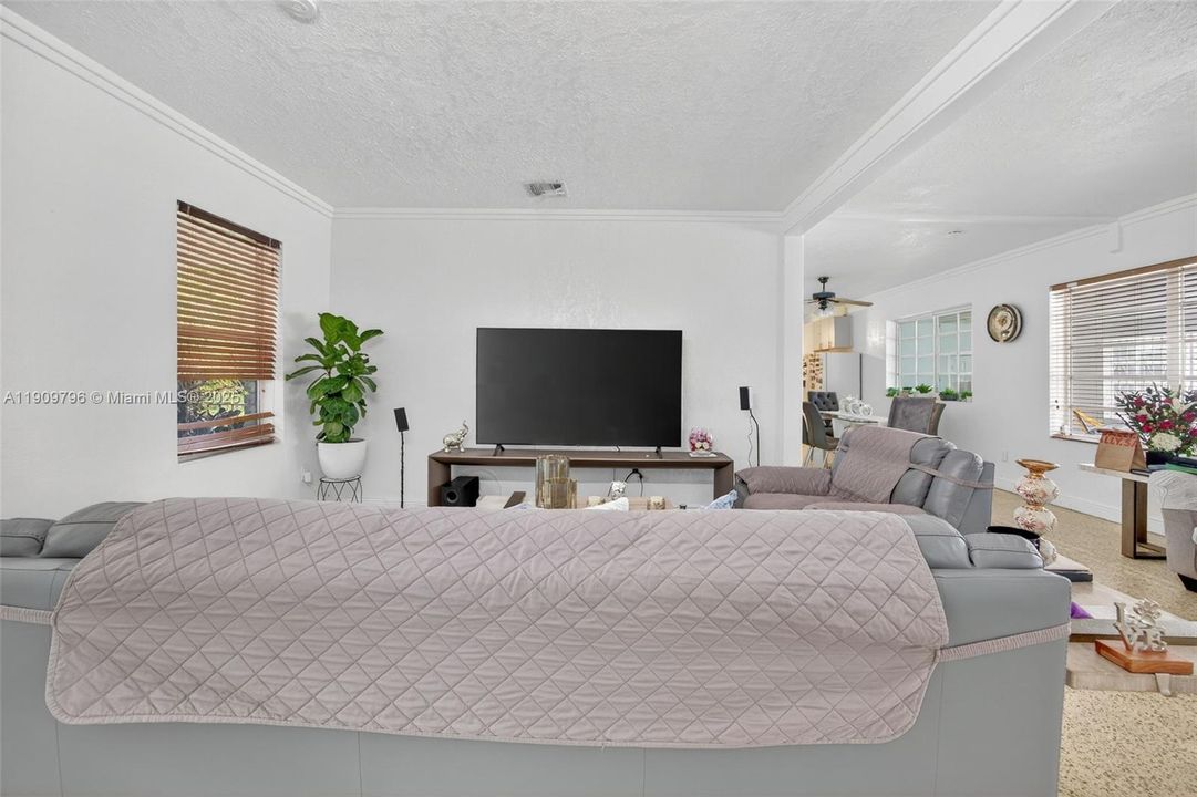 На продажу: $1,300,000 (3 спален, 2 ванн, 2844 Квадратных фут)