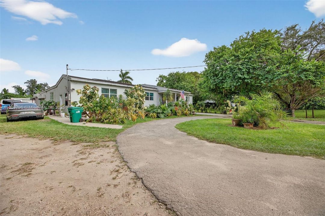 На продажу: $1,300,000 (3 спален, 2 ванн, 2844 Квадратных фут)