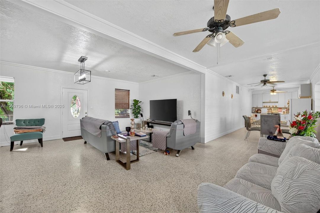 На продажу: $1,300,000 (3 спален, 2 ванн, 2844 Квадратных фут)