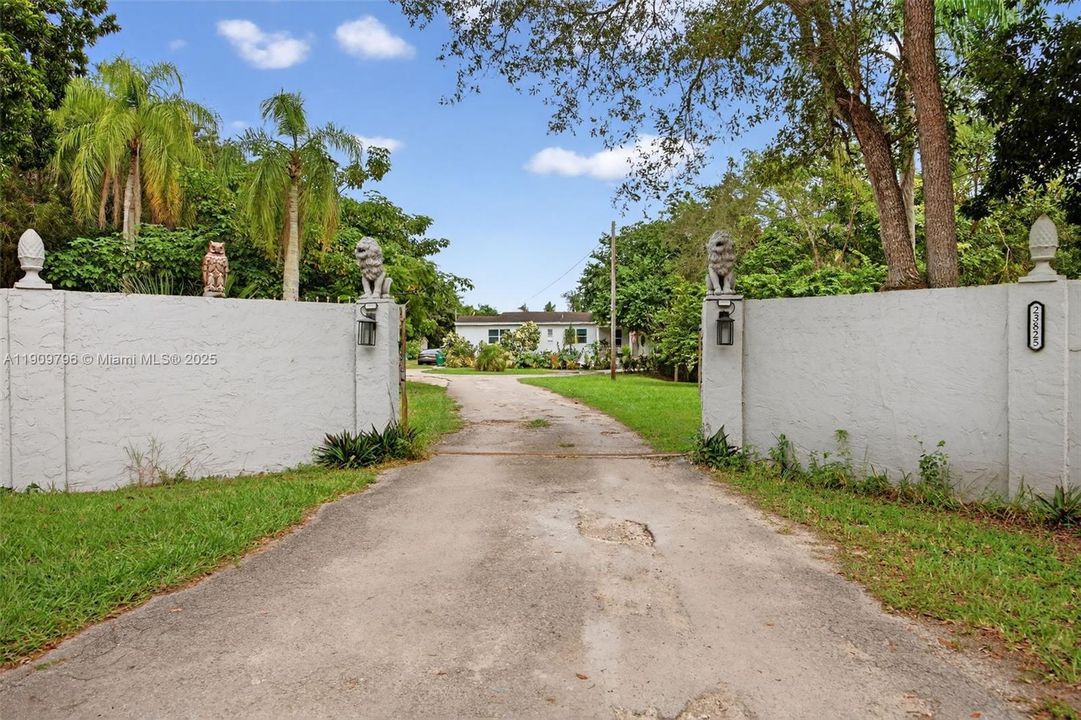 На продажу: $1,300,000 (3 спален, 2 ванн, 2844 Квадратных фут)