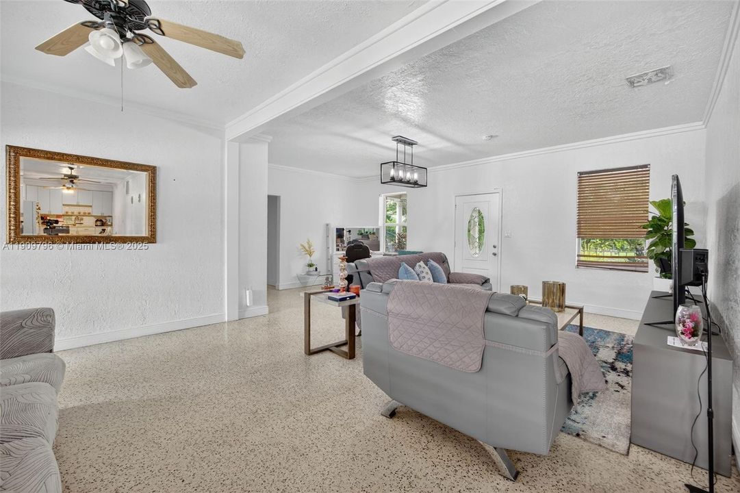 На продажу: $1,300,000 (3 спален, 2 ванн, 2844 Квадратных фут)