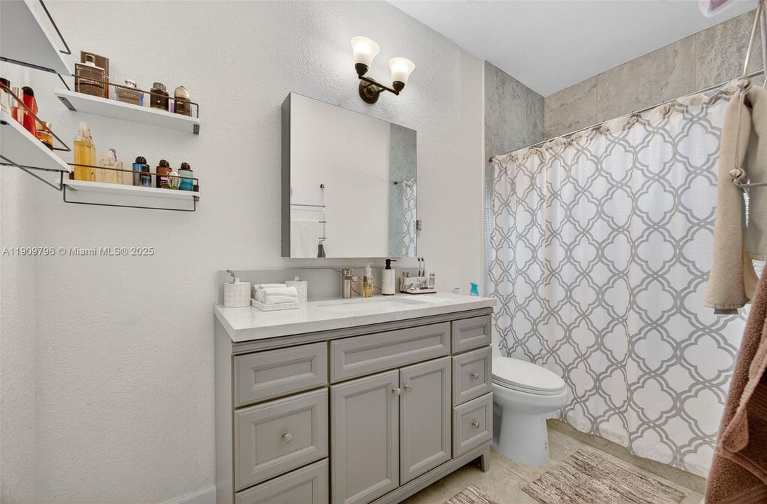 На продажу: $1,300,000 (3 спален, 2 ванн, 2844 Квадратных фут)