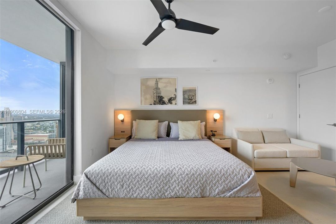 待售: $465,000 (0 贝兹, 1 浴室, 374 平方英尺)