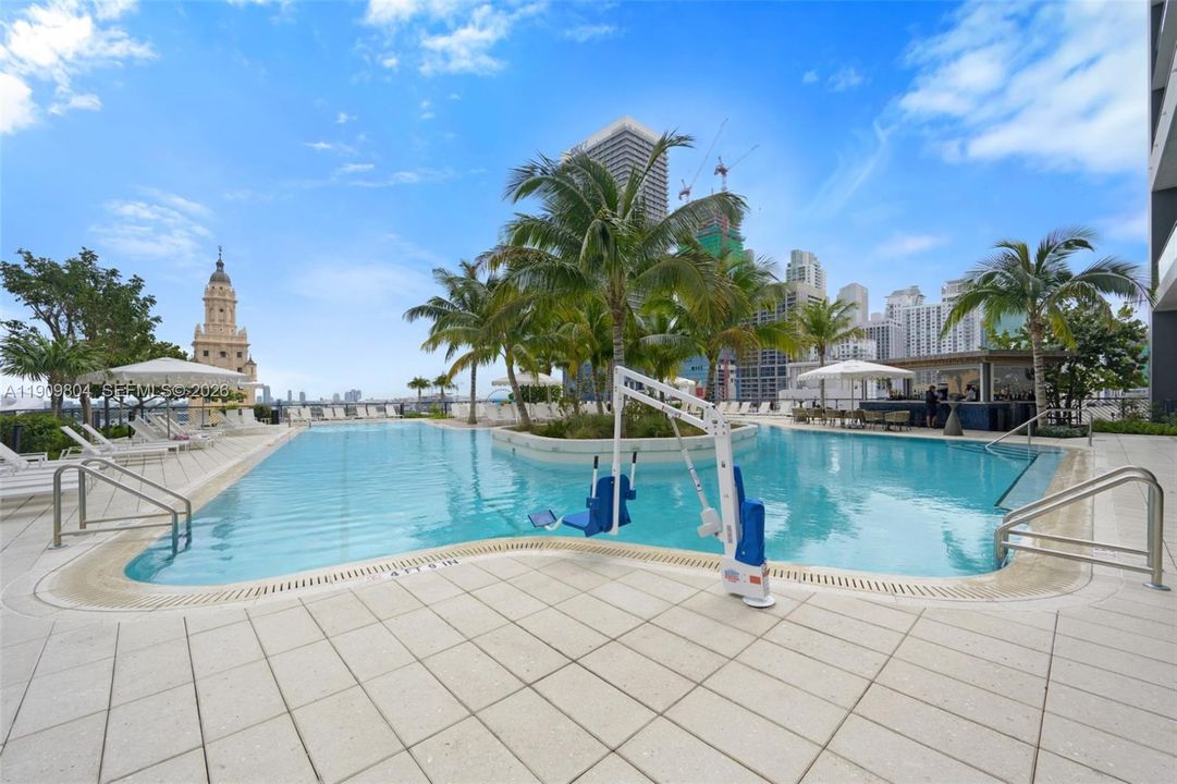 待售: $465,000 (0 贝兹, 1 浴室, 374 平方英尺)