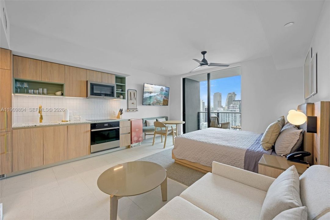 待售: $465,000 (0 贝兹, 1 浴室, 374 平方英尺)