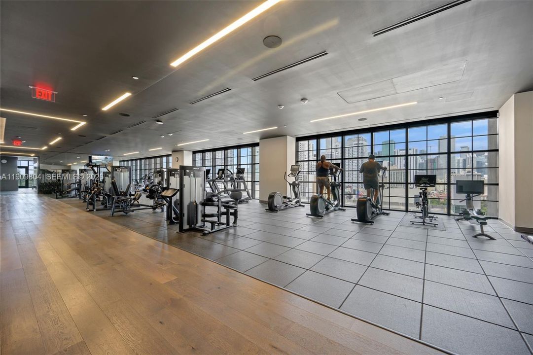 待售: $465,000 (0 贝兹, 1 浴室, 374 平方英尺)