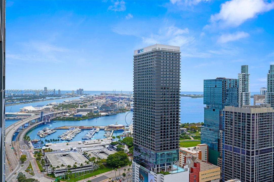 待售: $465,000 (0 贝兹, 1 浴室, 374 平方英尺)