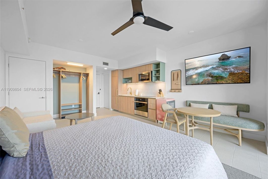 待售: $465,000 (0 贝兹, 1 浴室, 374 平方英尺)