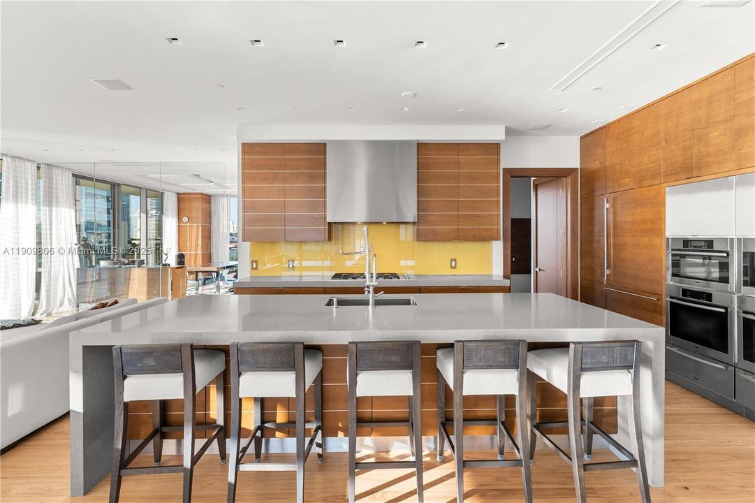 待售: $13,995,000 (4 贝兹, 3 浴室, 4154 平方英尺)