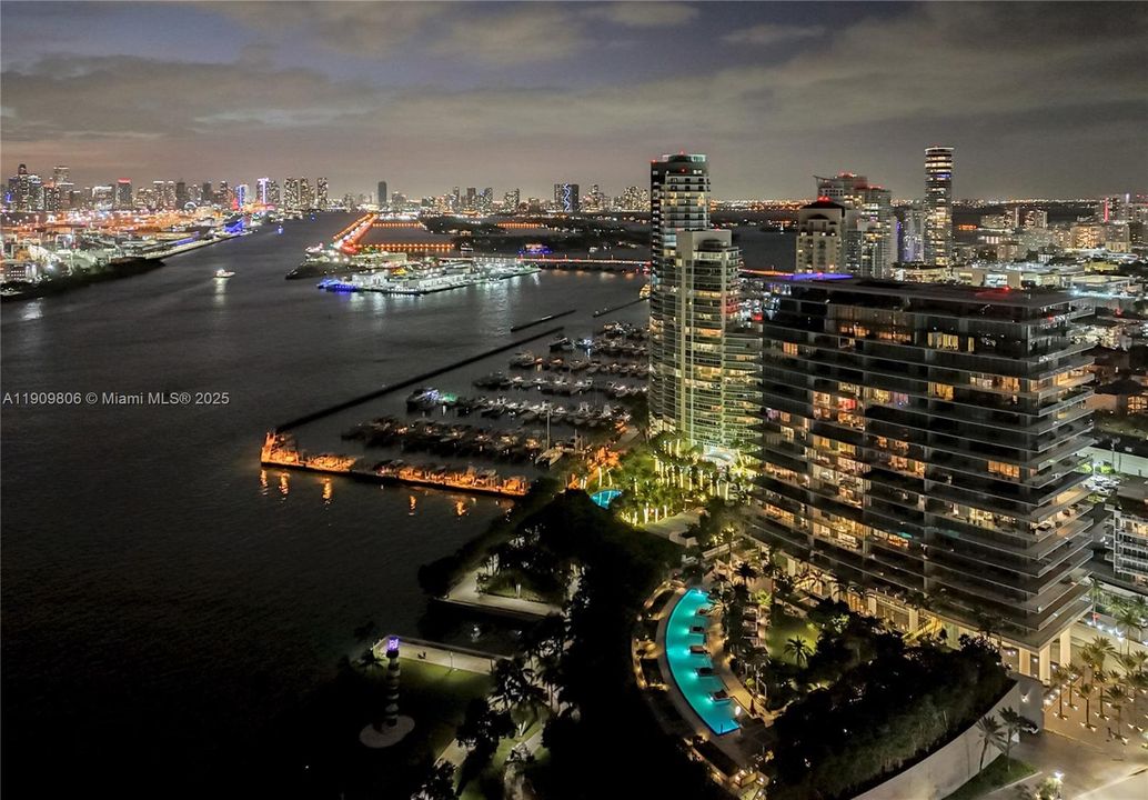 待售: $13,995,000 (4 贝兹, 3 浴室, 4154 平方英尺)