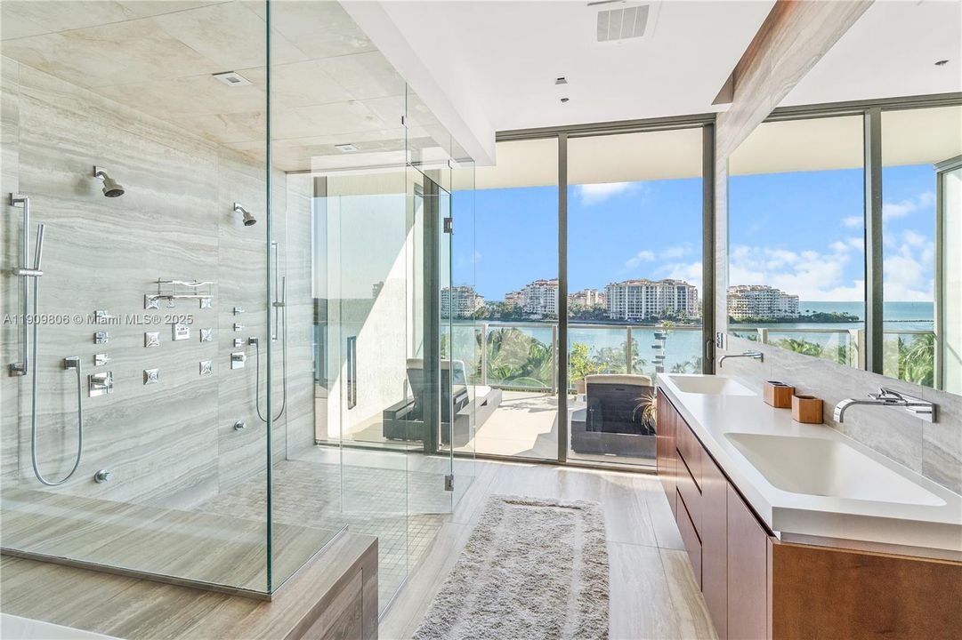 待售: $13,995,000 (4 贝兹, 3 浴室, 4154 平方英尺)