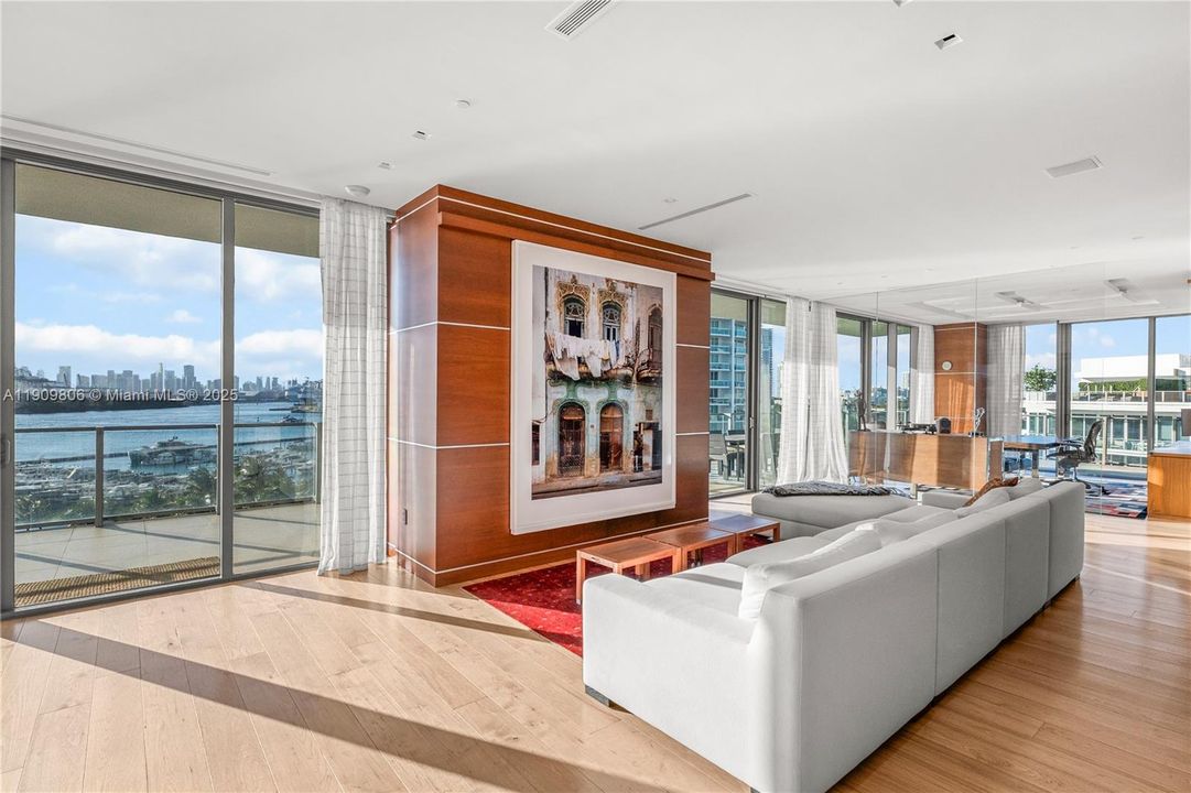 待售: $13,995,000 (4 贝兹, 3 浴室, 4154 平方英尺)