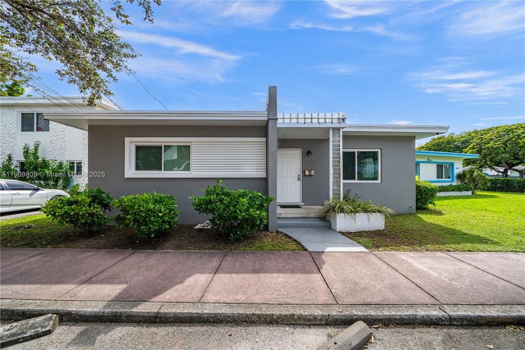 待售: $799,000 (2 贝兹, 1 浴室, 1038 平方英尺)