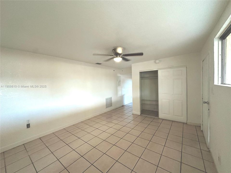 For Rent: $1,550 (1 beds, 1 baths, 632 Square Feet)