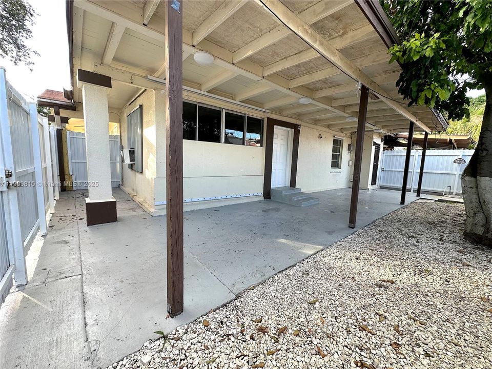 For Rent: $1,550 (1 beds, 1 baths, 632 Square Feet)