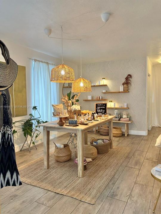 待售: $1,150,000 (0 贝兹, 0 浴室, 1976 平方英尺)