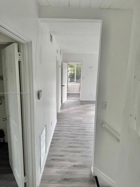 待售: $1,150,000 (0 贝兹, 0 浴室, 1976 平方英尺)