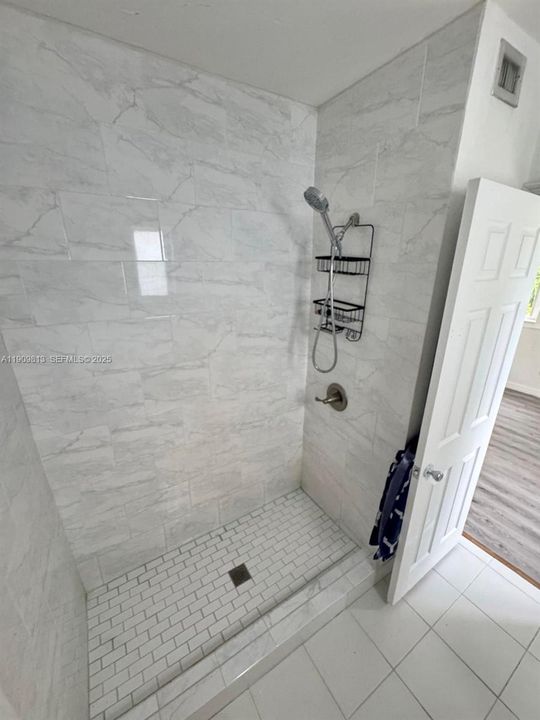 待售: $1,150,000 (0 贝兹, 0 浴室, 1976 平方英尺)