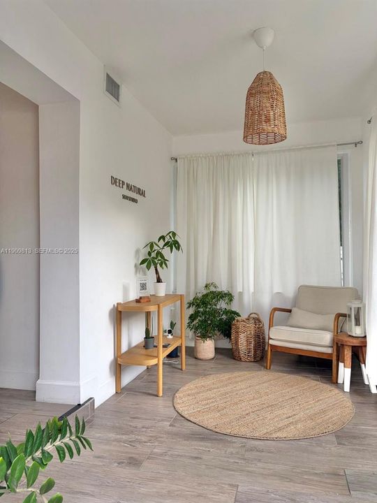 待售: $1,150,000 (0 贝兹, 0 浴室, 1976 平方英尺)