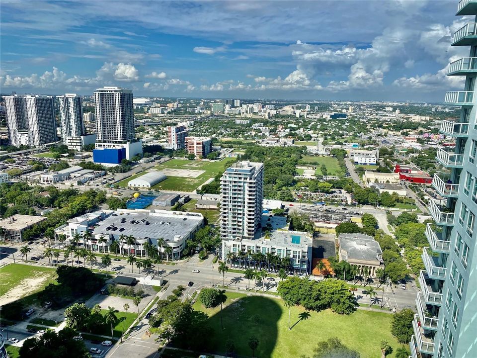 Active With Contract: $600,000 (2 beds, 2 baths, 1144 Square Feet)