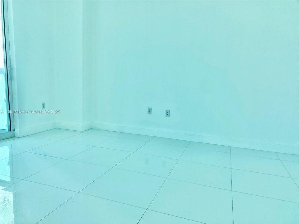 Active With Contract: $600,000 (2 beds, 2 baths, 1144 Square Feet)