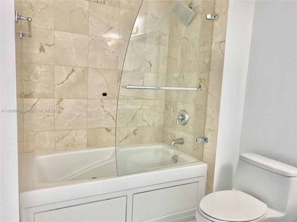 Active With Contract: $600,000 (2 beds, 2 baths, 1144 Square Feet)