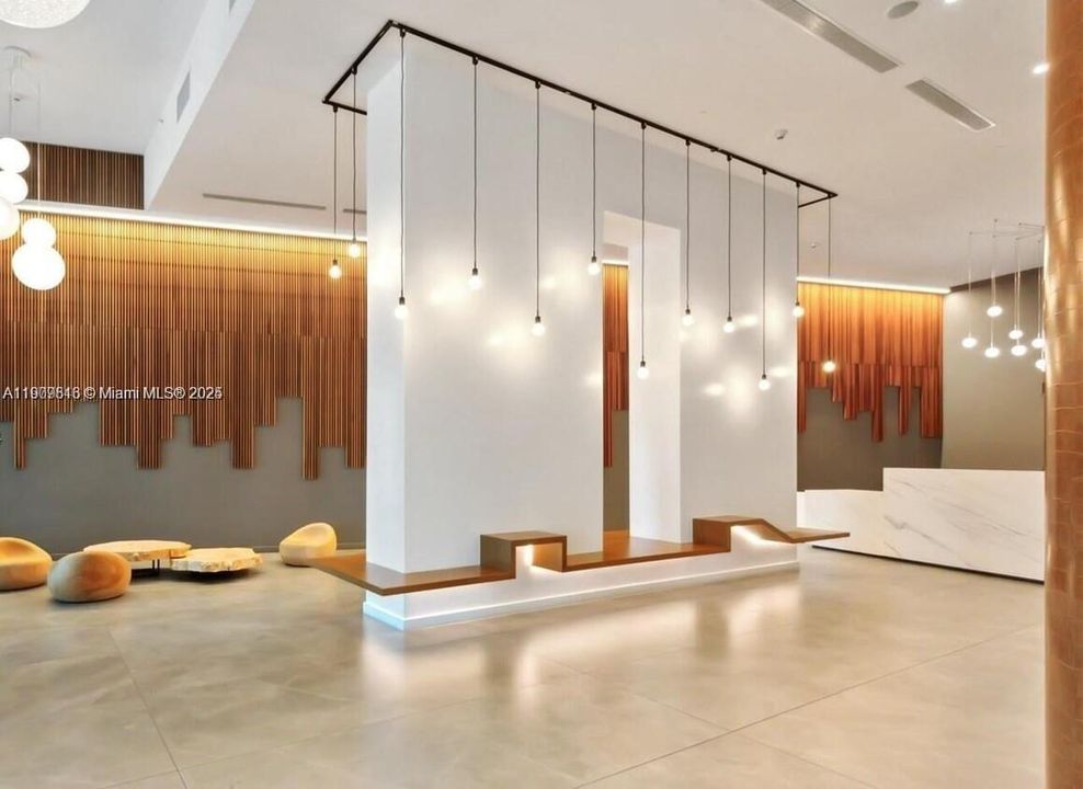 待售: $549,900 (2 贝兹, 2 浴室, 935 平方英尺)