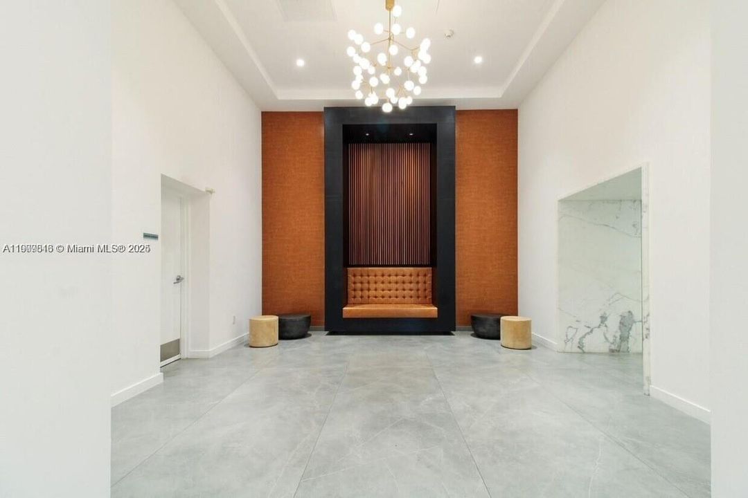 待售: $549,900 (2 贝兹, 2 浴室, 935 平方英尺)