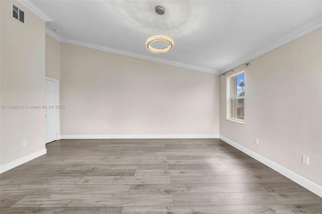 En Renta: $5,850 (5 camas, 3 baños, 2998 Pies cuadrados)