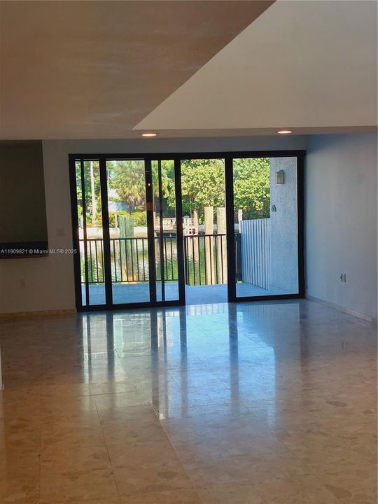 En Venta: $1,199,500 (3 camas, 2 baños, 2265 Pies cuadrados)