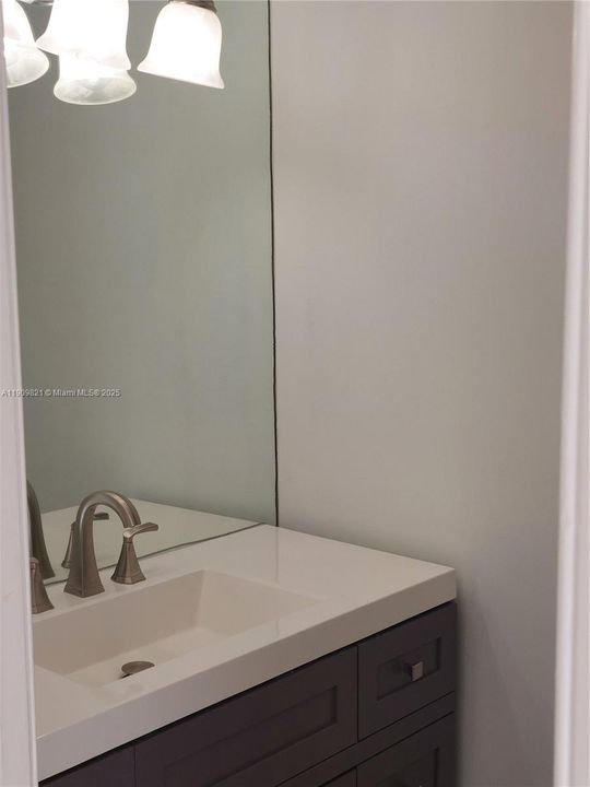 En Venta: $1,199,500 (3 camas, 2 baños, 2265 Pies cuadrados)